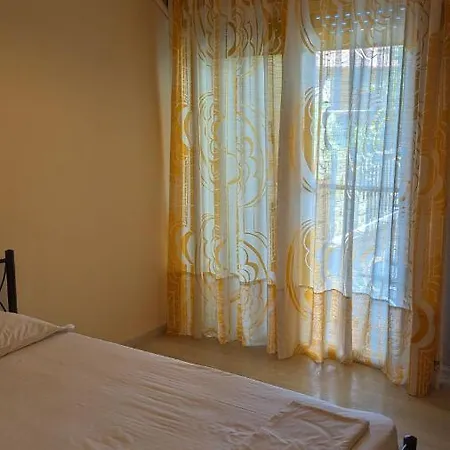 Beachfront Apartment Nea Moudania Exterior photo